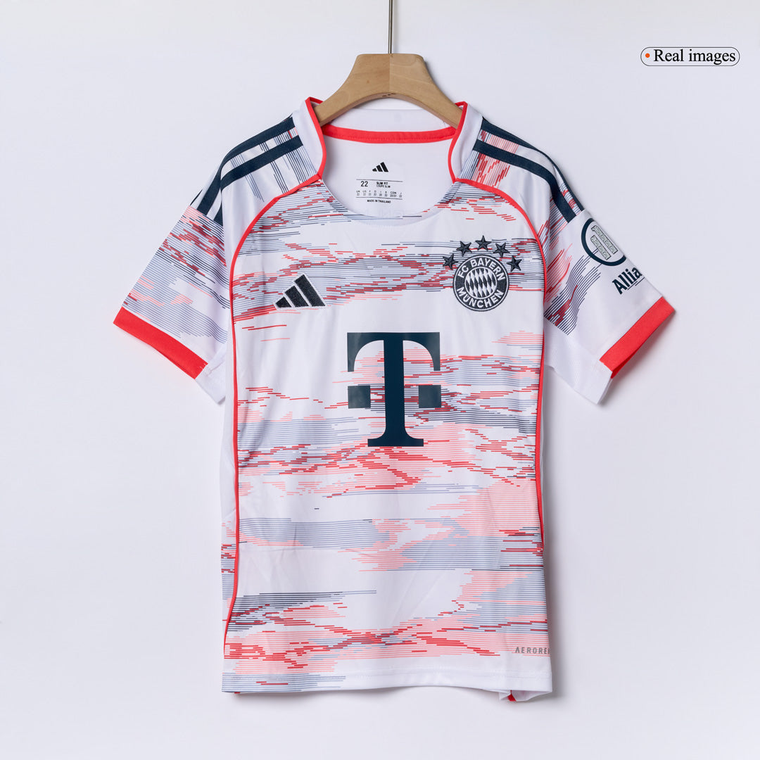 Completo Bambino Bayern Munich Trasferta 2025/26 - 3 Pezzi